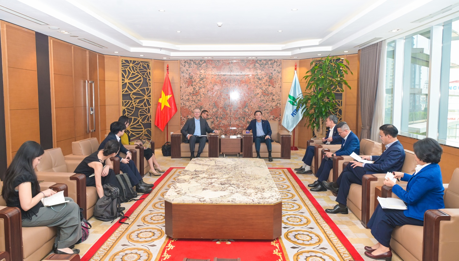 Toàn cảnh buổi làm việc.