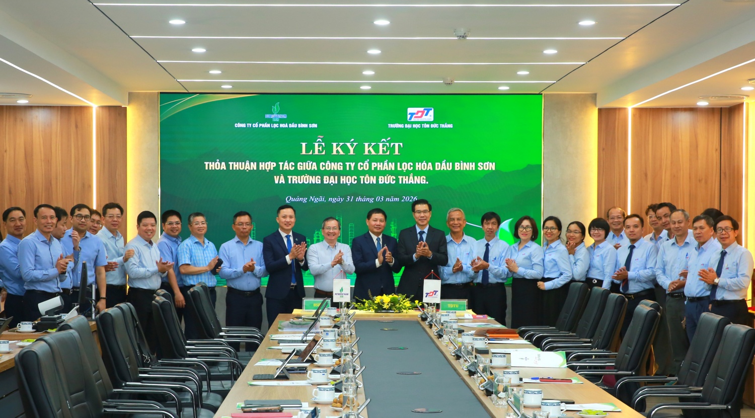   Sự hợp tác của BSR và TDTU mở ra cơ hội để đẩy mạnh công tác nghiên cứu khoa học, hợp tác trong lĩnh vực năng lượng, lọc hóa dầu, hóa chất, vật liệu mới.