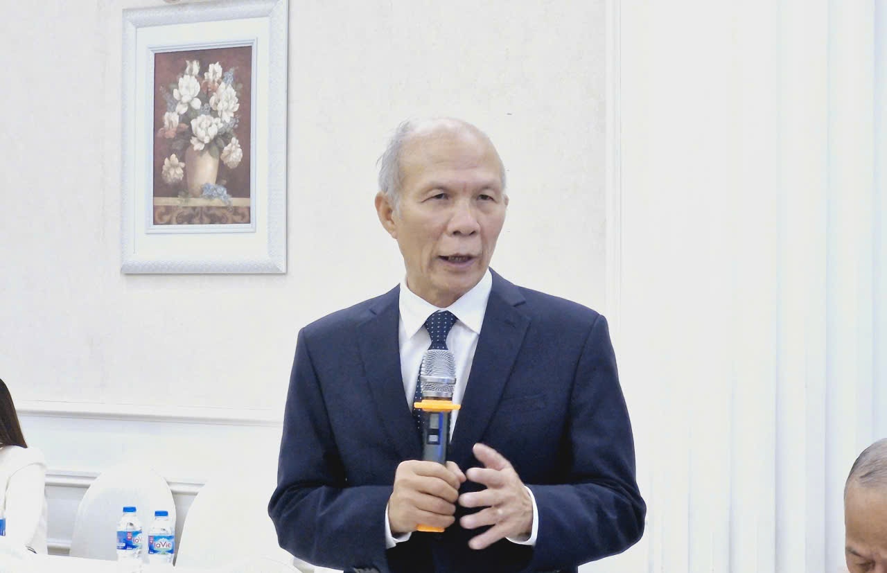PGS.TS Đinh Trọng Thịnh: Dự trữ xăng dầu, đặc biệt là dự trữ chiến lược cần có vai trò chủ đạo của Nhà nước, cả về nguồn lực tài chính lẫn trách nhiệm bảo đảm an ninh năng lượng.