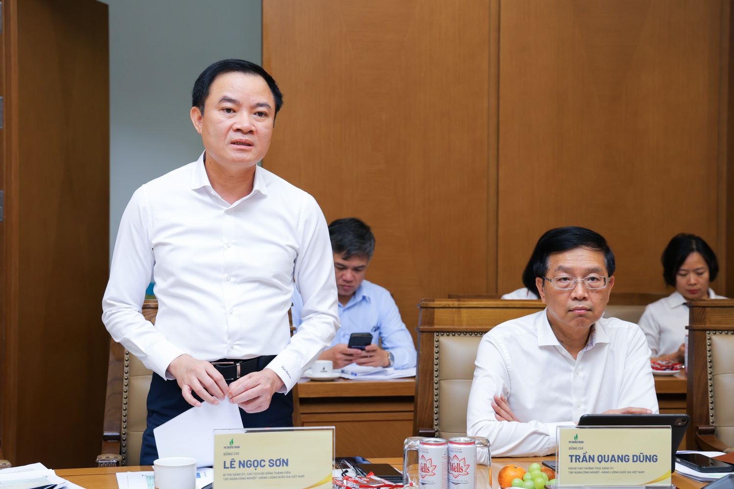 Đồng chí Lê Ngọc Sơn: Đề án được kỳ vọng không chỉ là dự án trọng điểm của Hà Tĩnh mà còn trở thành hình mẫu tiêu biểu cho cơ chế hợp tác giữa Petrovietnam và các địa phương, tạo tiền đề triển khai các trung tâm công nghiệp - năng lượng sinh thái quy mô lớn trong thời gian tới.