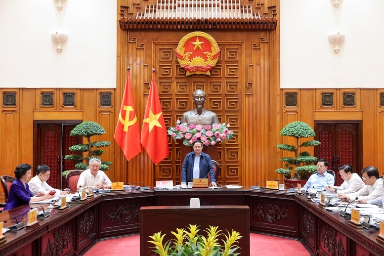 Thủ tướng Phạm Minh Chính chủ trì cuộc họp của Thường trực Chính phủ và Thường vụ Đảng ủy Chính phủ về một số nội dung quan trọng. Ảnh: VGP/Nhật Bắc.