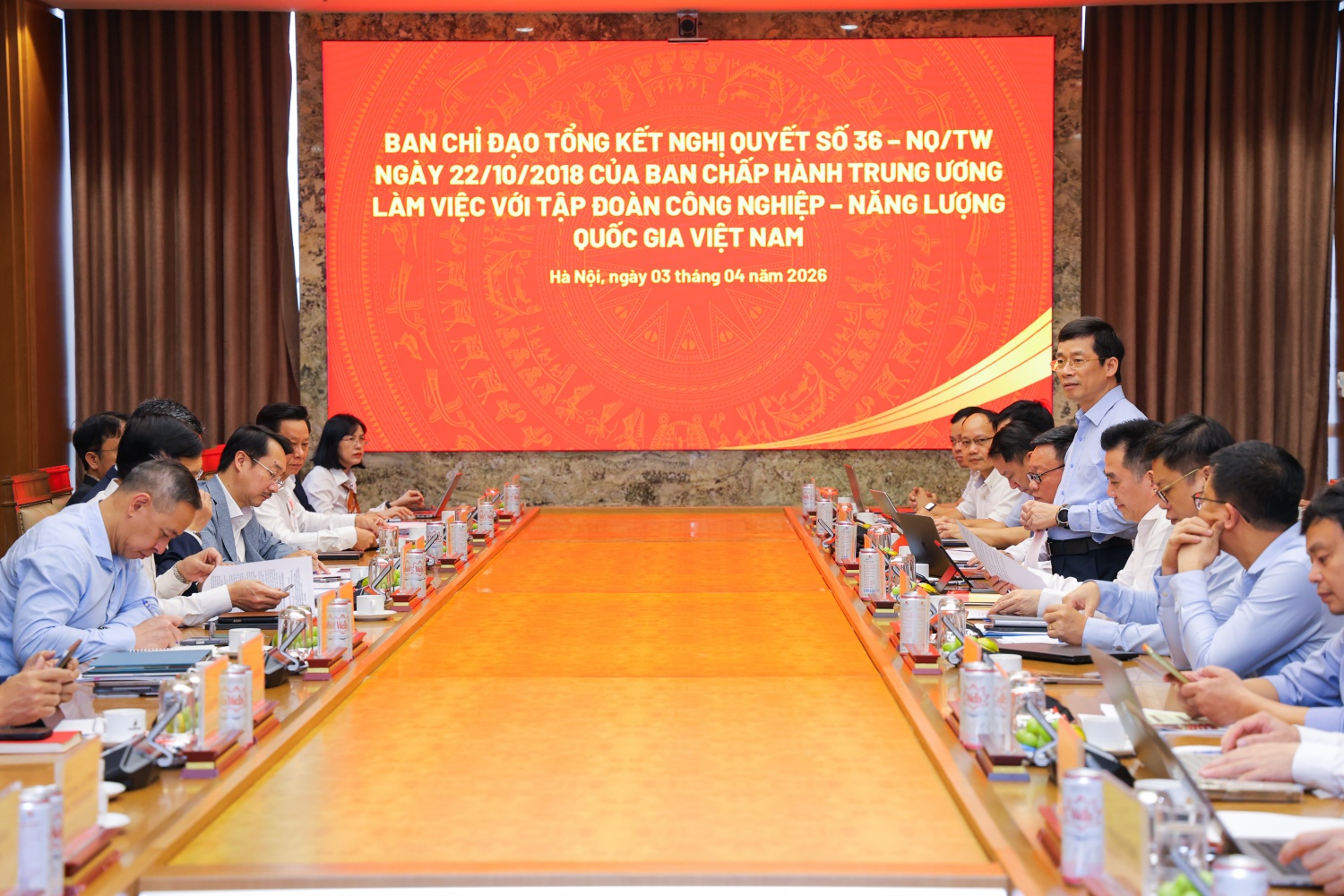 Toàn cảnh buổi làm việc.