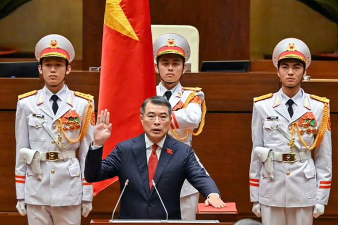 Đồng chí Lê Minh Hưng, Ủy viên Bộ Chính trị, Bí thư Trung ương Đảng, Trưởng Ban Tổ chức Trung ương, Đại biểu Quốc hội khóa XVI tuyên thệ nhậm chức Thủ tướng Chính phủ. (Ảnh: Nhân Dân)