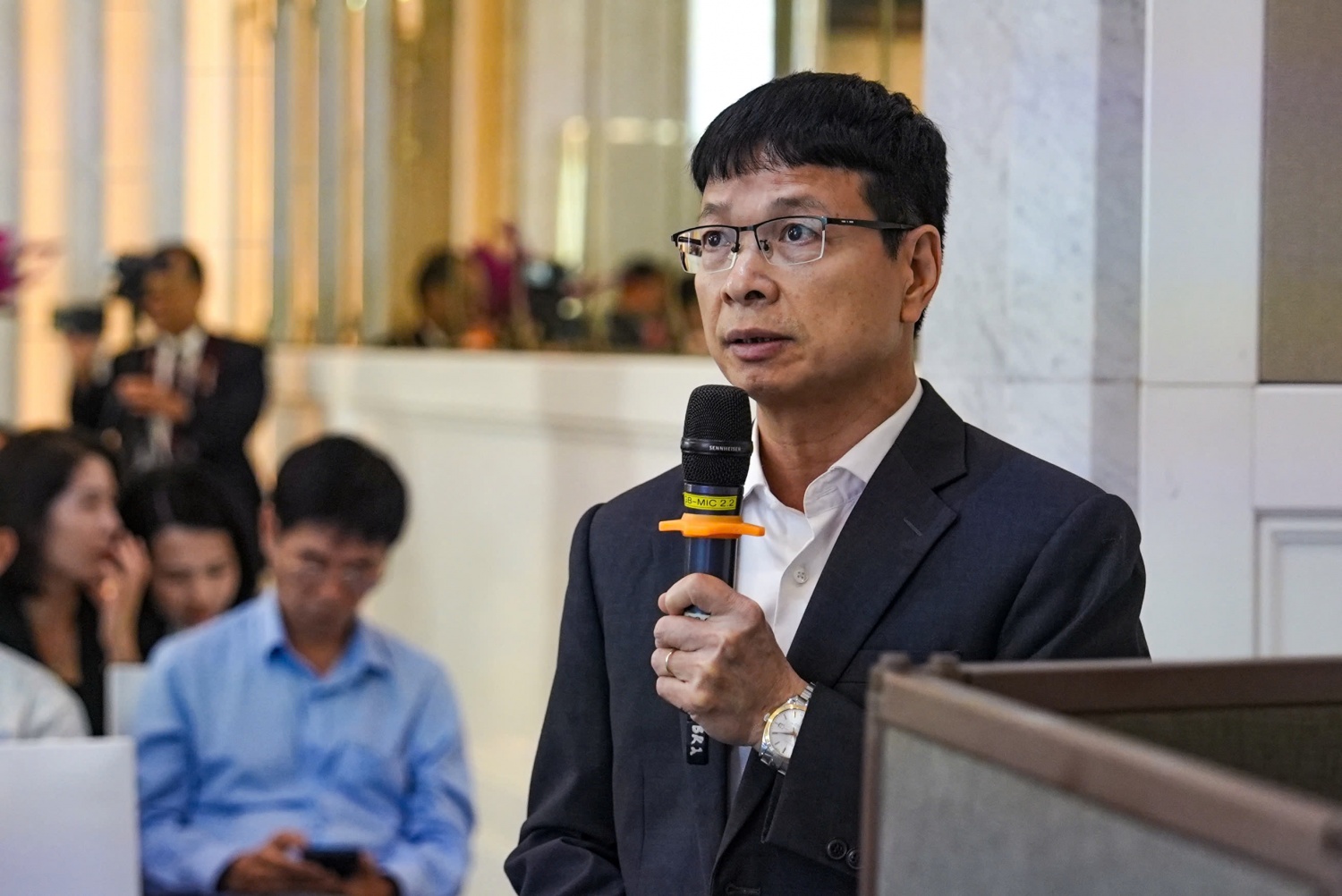 Ông Luyện Công Chiến, Phó Trưởng Ban Thăm dò - Khai thác Dầu khí của Tập đoàn Công nghiệp - Năng lượng Quốc gia Việt Nam (Petrovietnam) phát biểu tại diễn đàn.