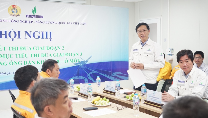 Ông Trần Quang Dũng - Phó Bí thư Thường trực Đảng ủy Petrovietnam quán triệt 4 yêu cầu xuyên suốt trong triển khai dự án: Quyết tâm cao - Đoàn kết tốt - Hành động đúng - Hiệu quả thực chất.