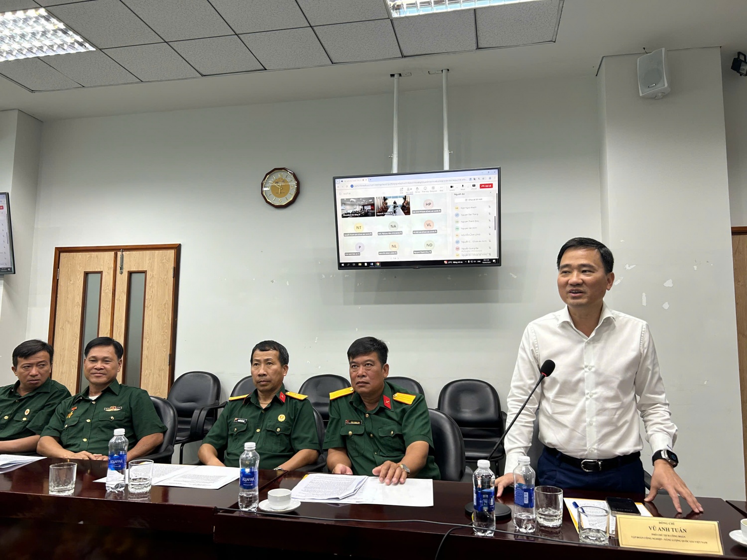 Đồng chí Vũ Anh Tuấn - Phó Chủ tịch Công đoàn Petrovietnam thông tin về sự phối hợp của 2 tổ chức trong công tác chung.