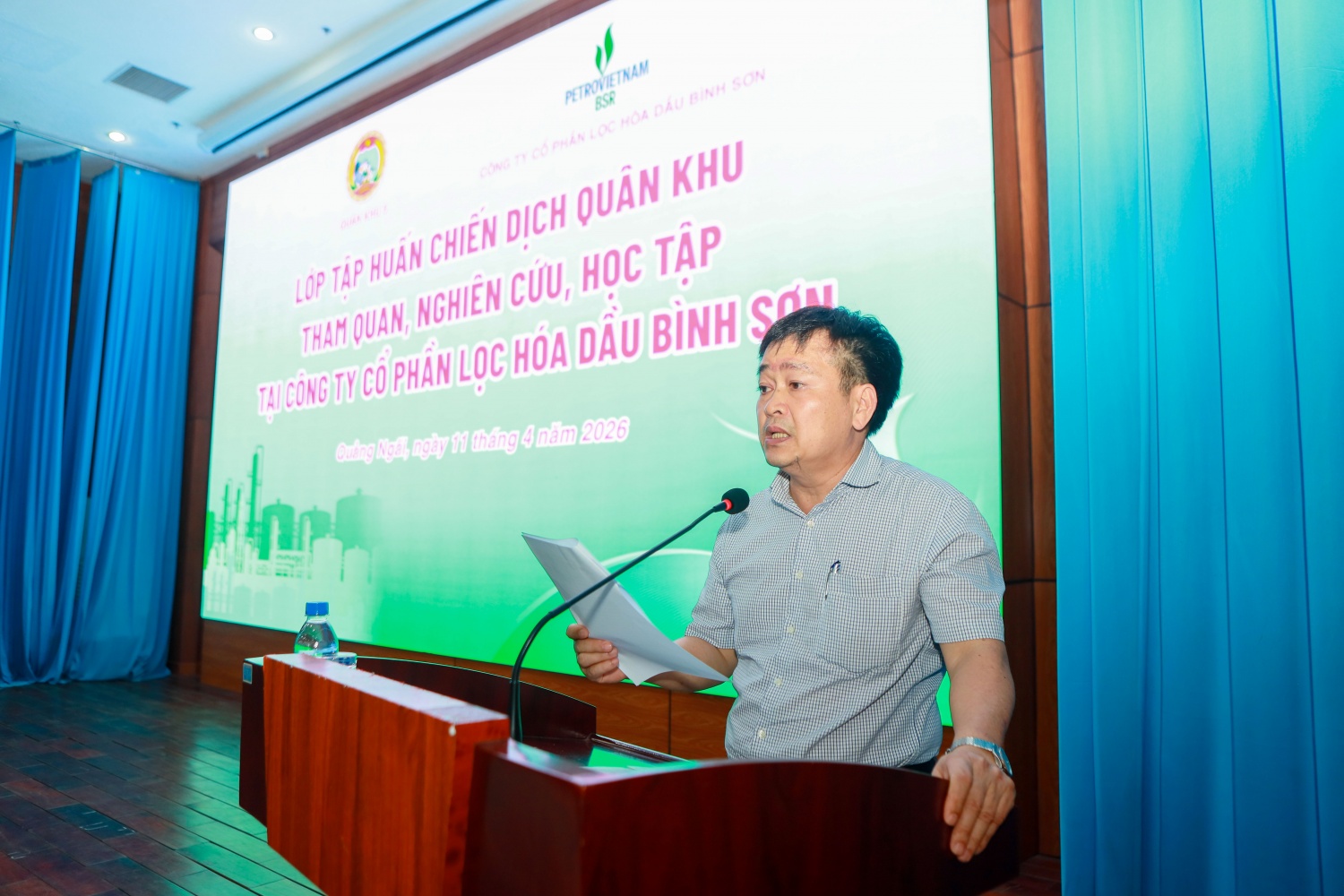 Đồng chí Nguyễn Cao Phúc - Phó Chủ tịch Thường trực HĐND tỉnh Quảng Ngãi ghi nhận và đánh giá cao những đóng góp của BSR trong vận hành, quản lý NMLD Dung Quất, góp phần phát triển kinh tế - xã hội và bảo đảm an ninh quốc phòng, an ninh năng lượng quốc gia.
