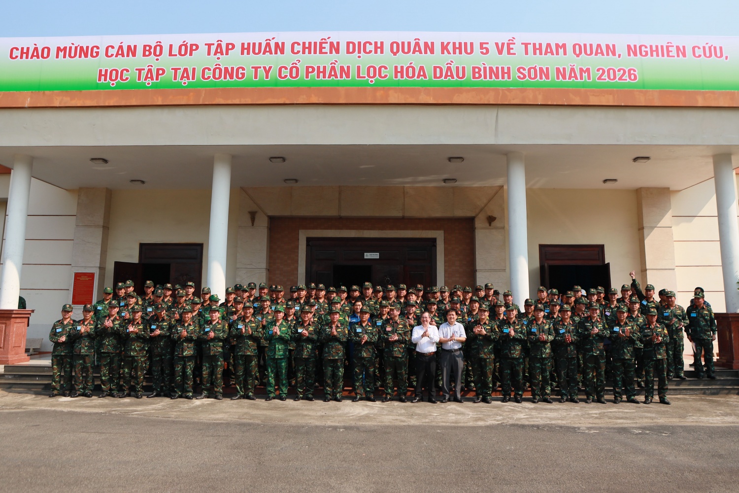Chương trình tham quan, tìm hiểu tại NMLD Dung Quất góp phần khẳng định vai trò của công trình năng lượng trọng điểm trong chiến lược bảo đảm an ninh quốc gia.