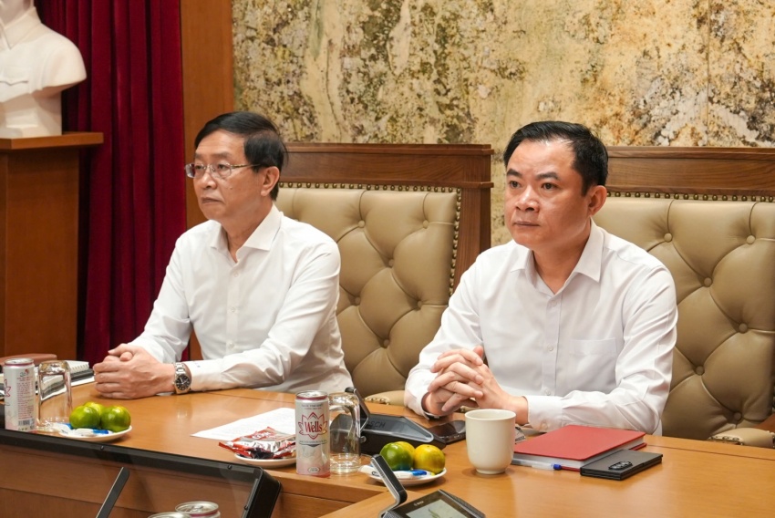 Bí thư Đảng ủy, Chủ tịch HĐTV Petrovietnam Lê Ngọc Sơn; Phó Bí thư Thường trực Đảng ủy Petrovietnam Trần Quang Dũng tham dự Hội nghị tại Điểm cầu 01 Petrovietnam