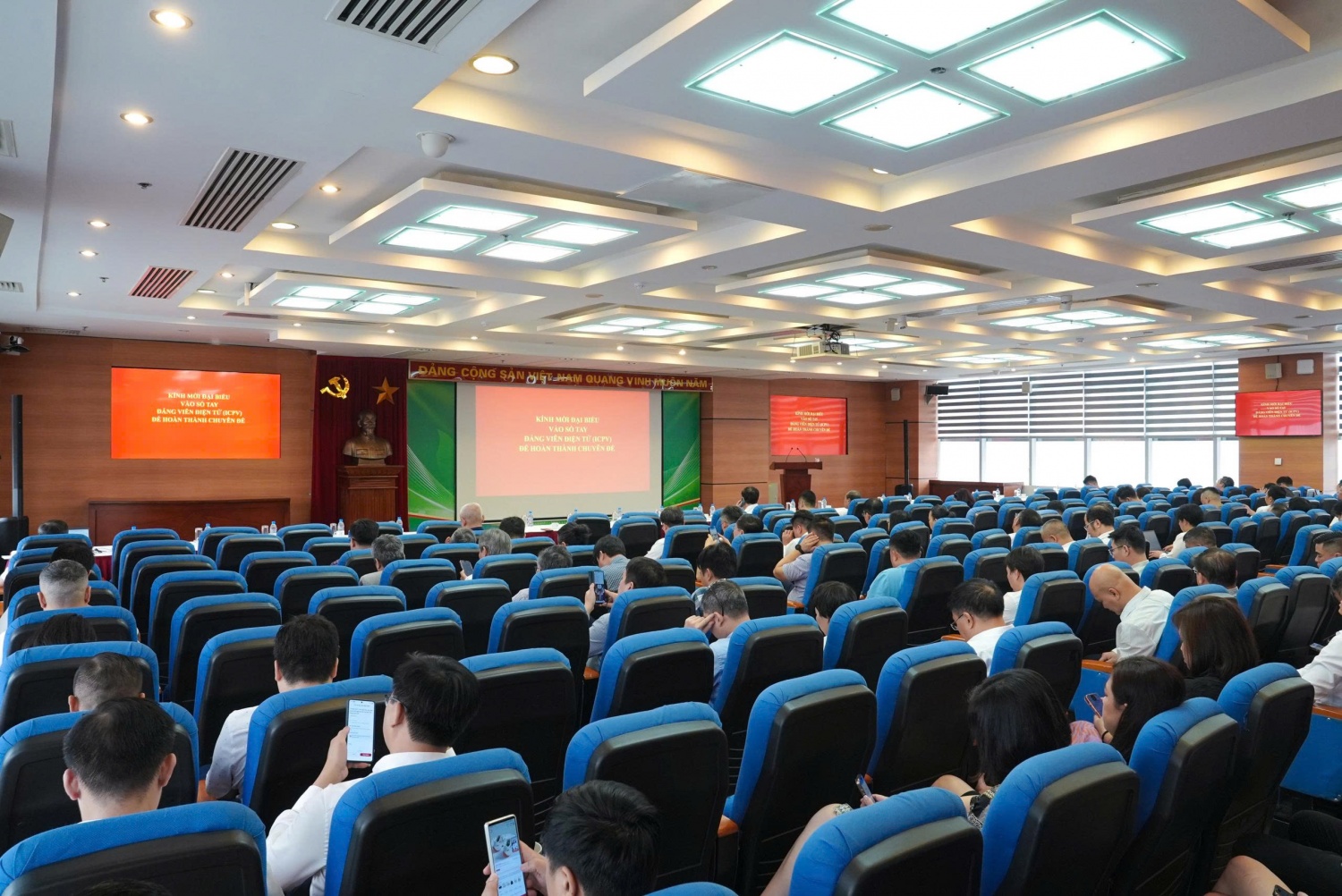 Điểm cầu 02 tại trụ sở Petrovietnam (Hà Nội)