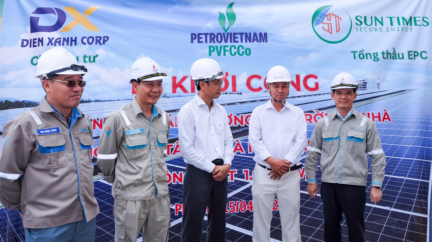 Ông Đào Văn Ngọc (ngoài cùng bên phải) - Phó Tổng Giám đốc PVFCCo - Phú Mỹ nhấn mạnh, dự án là một trong những bước đi cụ thể nhằm hiện thực hóa định hướng chuyển dịch xanh của Tổng công ty.