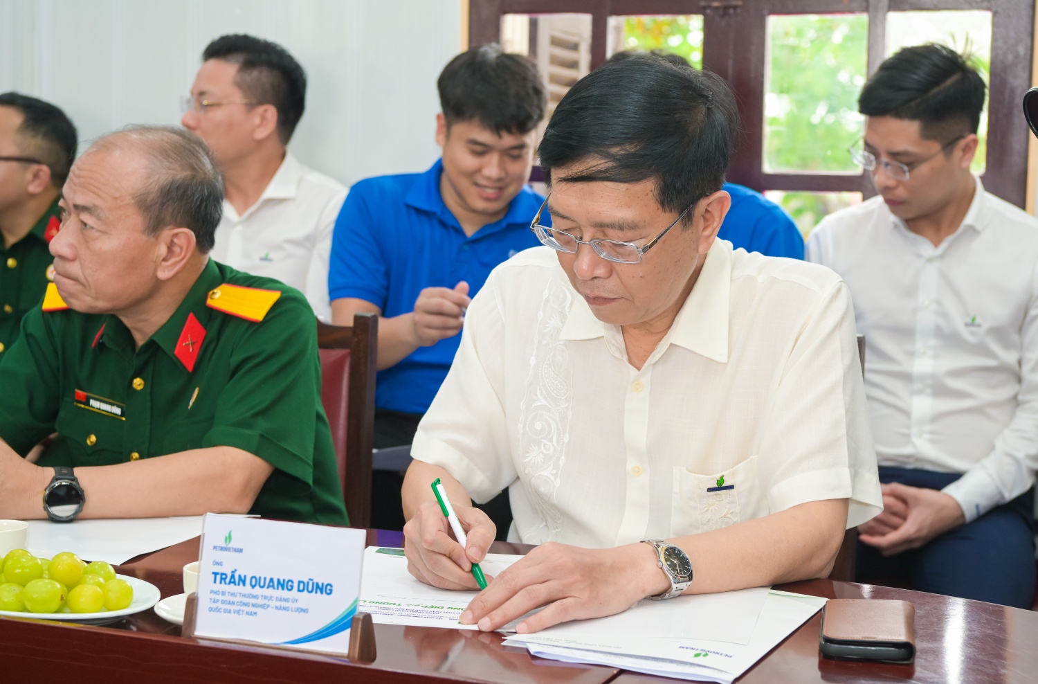 Tại tọa đàm, hoạt động “Thông điệp Gửi tương lai” đã diễn ra với sự tham gia của nhiều thế hệ người lao động Petrovietnam. Các đại biểu viết lại những thông điệp, kỳ vọng gửi tới lớp trẻ, được lưu trữ tại khu lưu niệm trong nhiều năm. Đây được xem như một cách kết nối quá khứ - hiện tại - tương lai, tạo nên “dòng chảy” liên tục của truyền thống và khát vọng Petrovietnam.