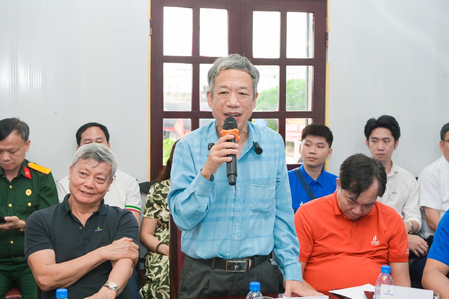 Buổi tọa đàm tại hội trường, nơi các nhân chứng lịch sử tiếp tục chia sẻ những câu chuyện về hành trình tìm kiếm, khai thác dầu khí trong bối cảnh chiến tranh, thiếu thốn...