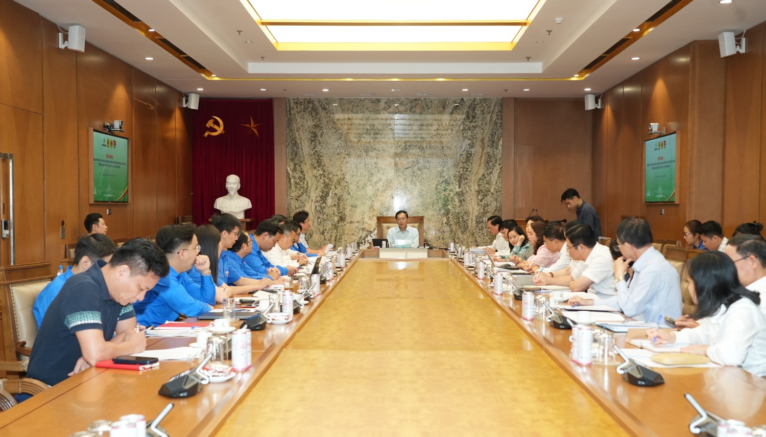 Đồng chí Trần Quang Dũng - Phó Bí thư Thường trực Đảng ủy Tập đoàn chủ trì Hội nghị