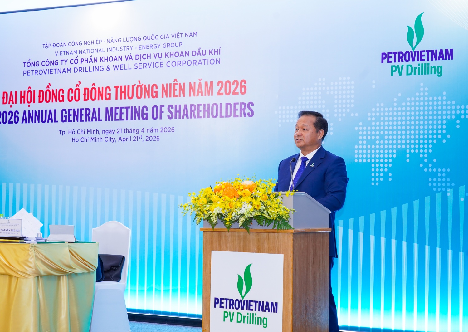 Ông Mai Thế Toàn - Chủ tịch HĐQT PV Drilling trình bày báo cáo kết quả hoạt động năm 2025 và kế hoạch phát triển năm 2026 của Hội đồng quản trị.