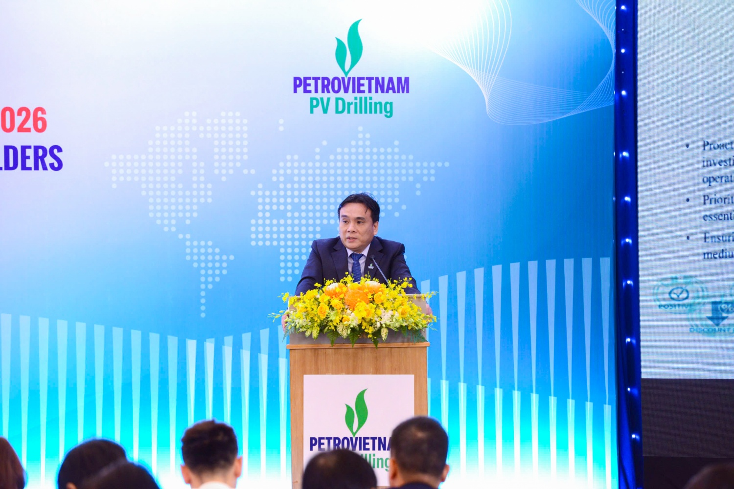 Ông Nguyễn Xuân Cường - Thành viên HĐQT kiêm Tổng Giám đốc PV Drilling trình bày kết quả sản xuất kinh doanh năm 2025 của Tổng công ty, cho thấy nhiều điểm sáng về hiệu quả vận hành và tăng trưởng trong bối cảnh thị trường còn nhiều biến động.