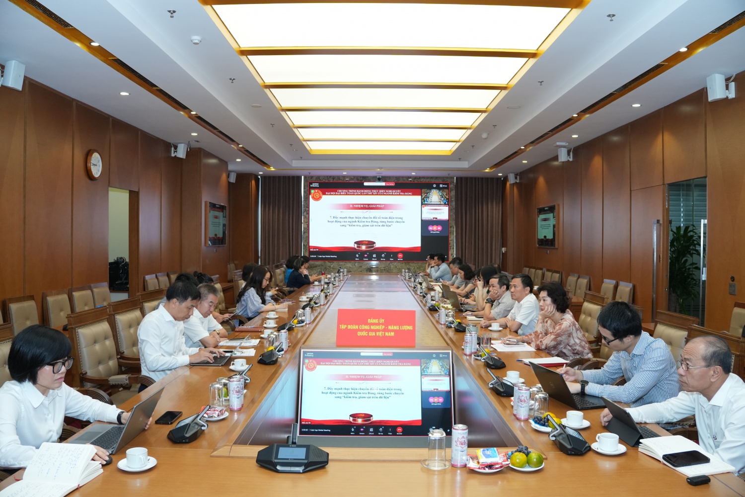 Điểm cầu tại trụ sở Petrovietnam.