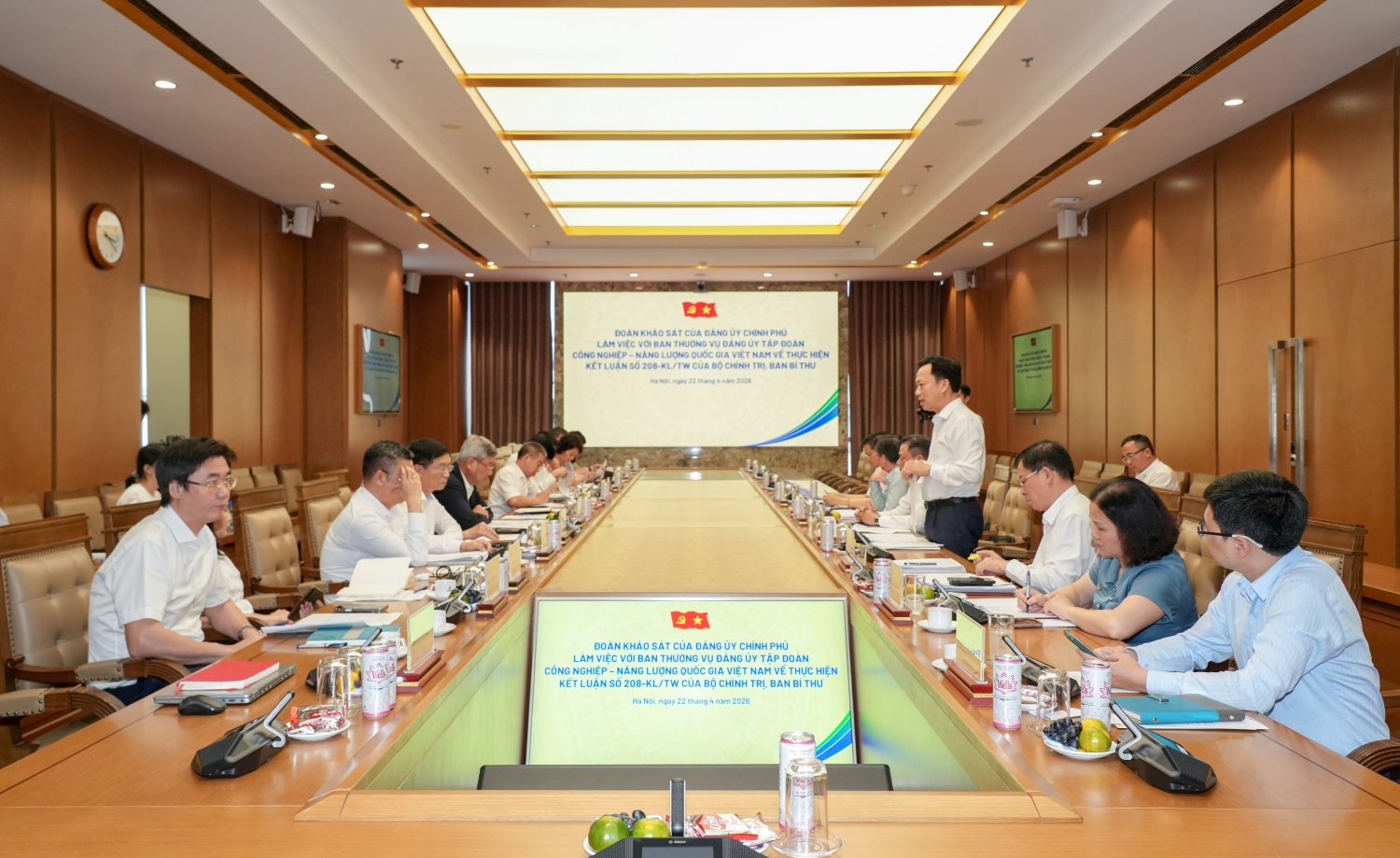 Đoàn khảo sát Đảng ủy Chính phủ khảo sát việc thực hiện Kết luận số 208-KL/TW ngày 11/11/2025 của Bộ Chính trị và Ban Bí thư tại Đảng bộ Petrovietnam