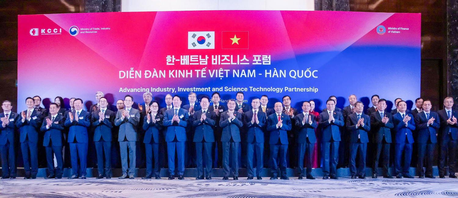 Thủ tướng Chính phủ Lê Minh Hưng, Tổng thống Hàn Quốc Lee Jae Myung cùng lãnh đạo các Bộ/ngành và lãnh đạo doanh nghiệp hai nước tham dự Diễn đàn