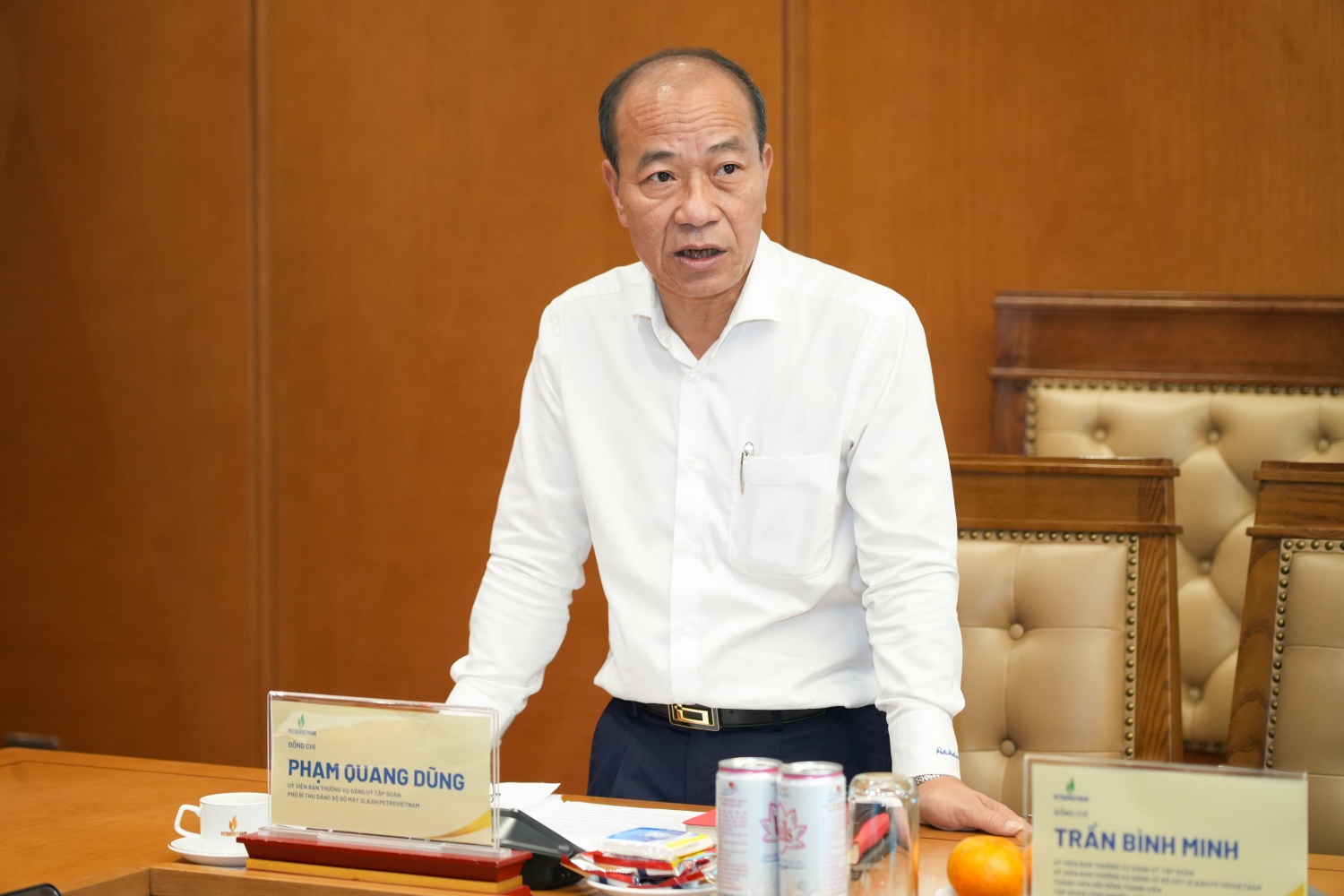 Đồng chí Phạm Quang Dũng - Ủy viên BTV Đảng ủy Tập đoàn, Phó Bí thư Đảng ủy Bộ máy QL&ĐH báo cáo kết quả hoạt động quý I/2026.