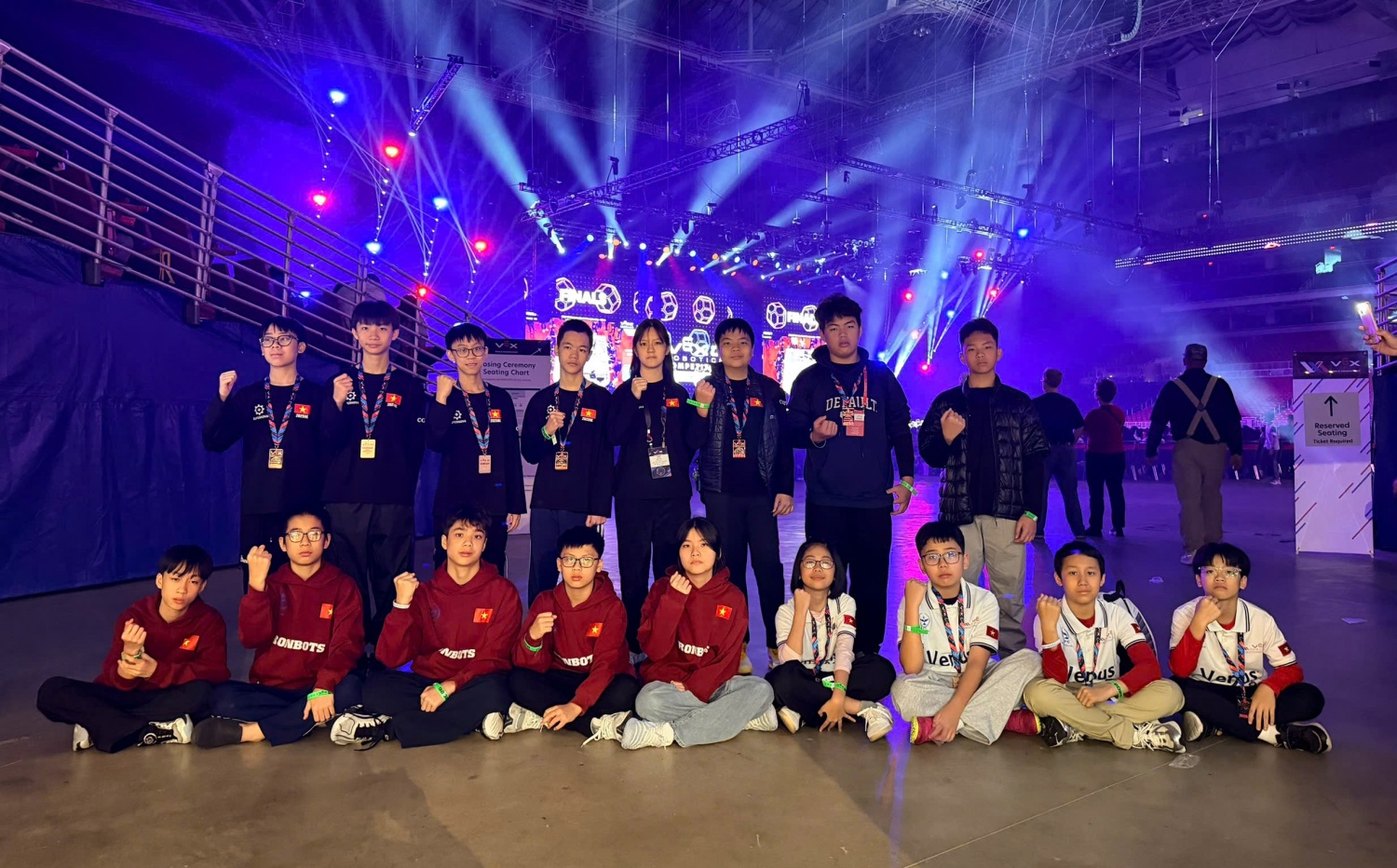 3 đội thi đấu VEX IQ của Trường THCS Cầu Giấy (Hà Nội)