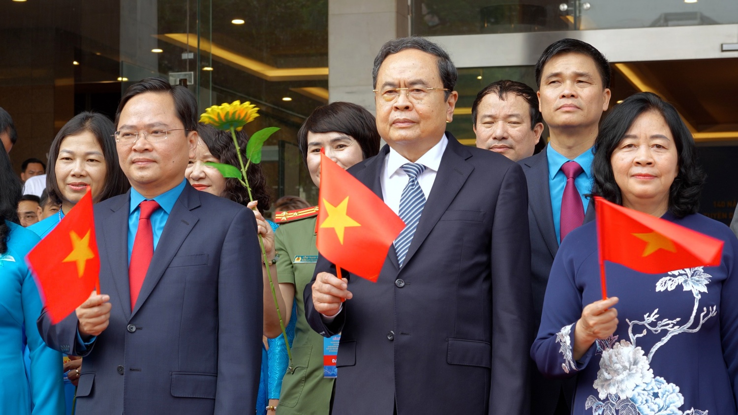 Đồng chí Trần Thanh Mẫn - Ủy viên Bộ Chính trị, Chủ tịch Quốc hội cùng các đồng chí lãnh đạo Đảng, Nhà nước và đại biểu tham dự Lễ kỷ niệm 140 năm Ngày Quốc tế Lao động.