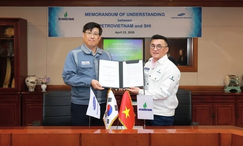 At the signing ceremony between Petrovietnam and Samsung Heavy Industries at the latter's Geoje shipyard in South Korea, April 23, 2026. Photo courtesy of Petrovietnam.