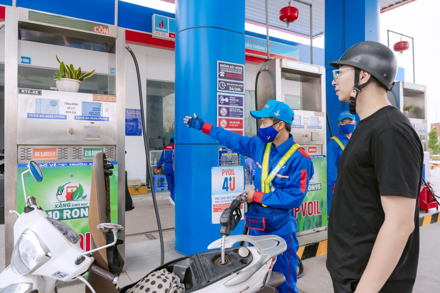 Quá trình thí điểm bán xăng E10 tạo ra tâm lý tin tưởng và giúp người tiêu dùng dần hình thành thói quen sử dụng nhiên liệu thân thiện với môi trường.