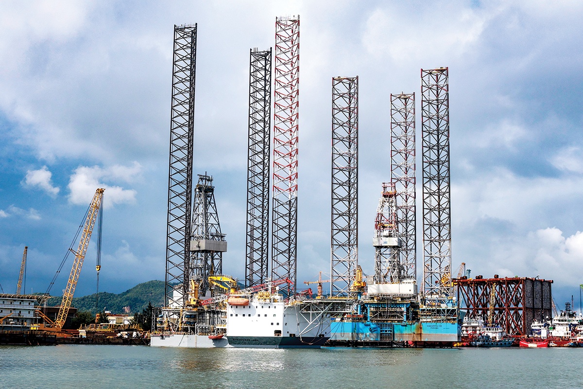 Trong dài hạn, năng lượng và công nghiệp vẫn giữ vai trò “xương sống” của nền kinh tế (ảnh: Nguyễn Trường Sơn)