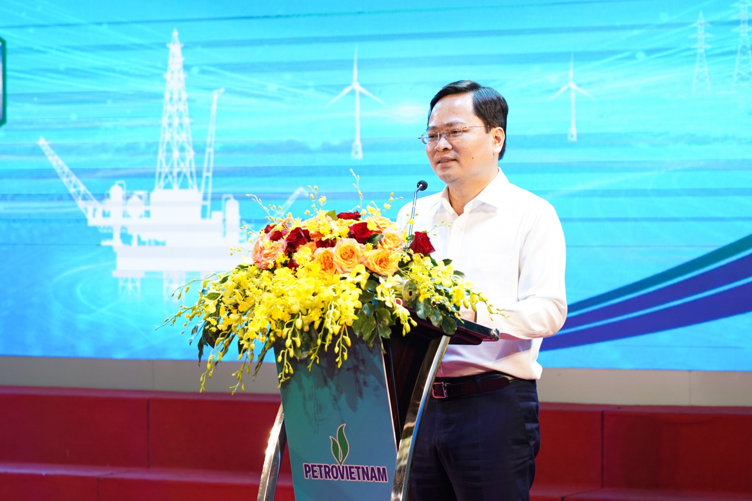 Ông Nguyễn Anh Tuấn, Ủy viên Ban Chấp hành Trung ương Đảng, Chủ tịch Tổng Liên đoàn Lao động Việt Nam tham dự và phát biểu chỉ đạo tại Lễ tuyên dương NLĐ Petrovietnam tiêu biểu; khởi động Tháng Công nhân, Tháng hành động về ATVSLĐ năm 2026 do Petrovietnam phối hợp với Công đoàn Petrovietnam tổ chức.