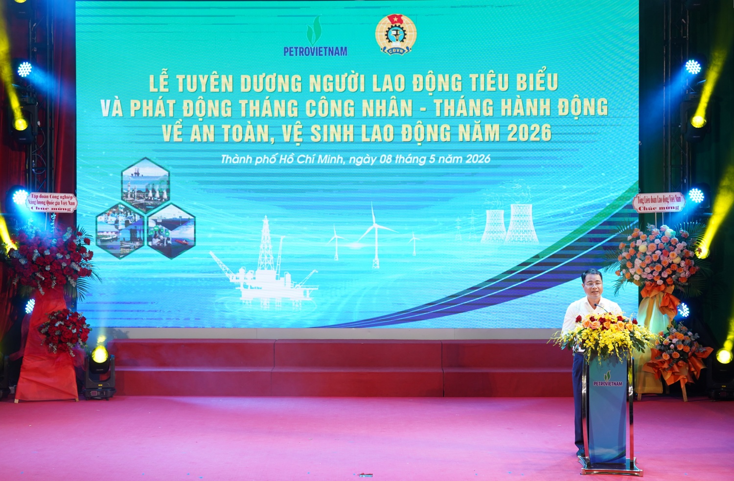 Đại diện các công đoàn cơ sở trực thuộc, ông Hoàng Phúc Long - Chủ tịch Công đoàn Vietsovpetro khẳng định quyết tâm thực hiện hiệu quả Tháng Công nhân, Tháng hành động về ATVSLĐ gắn với kế hoạch quản trị năm 2026.
