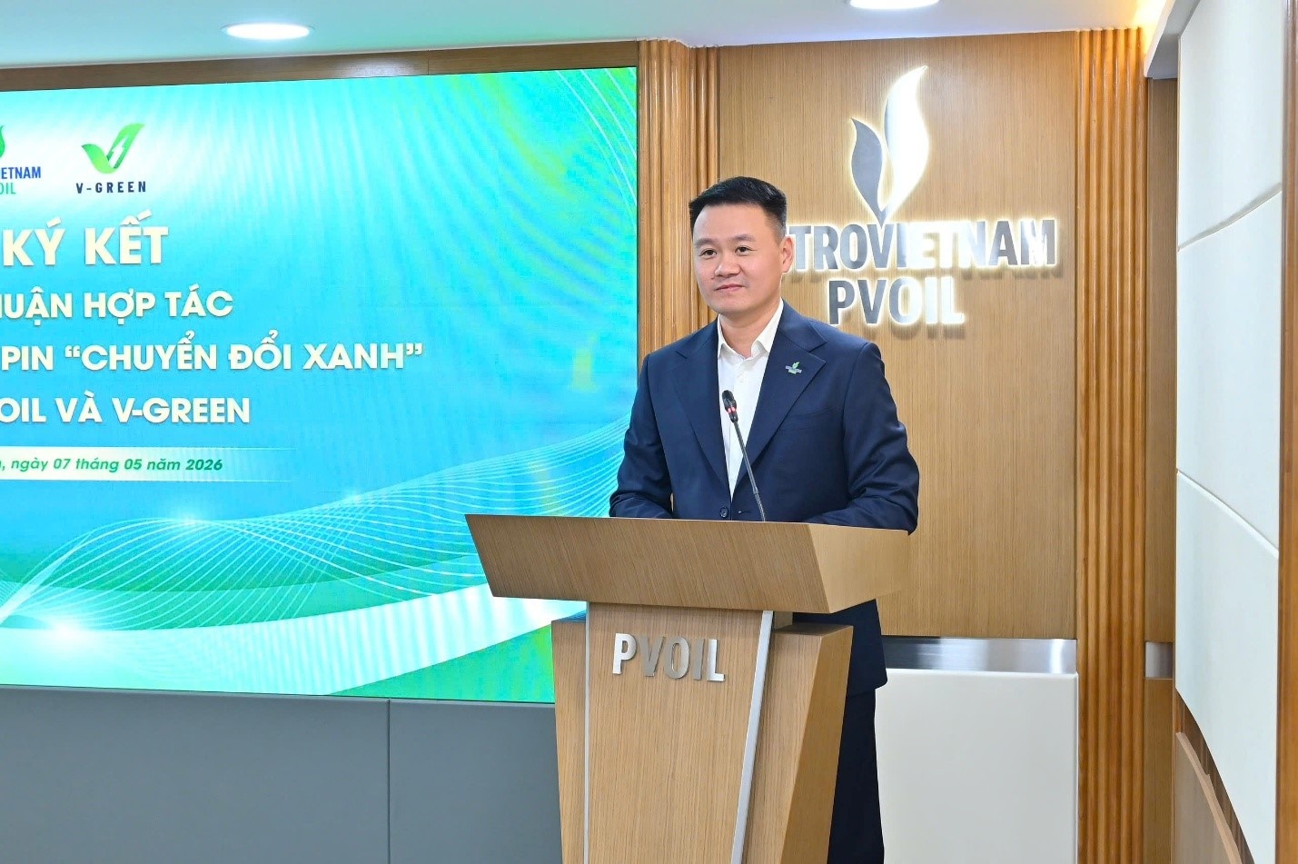 Ông Lê Trung Hưng – Phó Tổng Giám đốc PVOIL: PVOIL đồng hành cùng V-Green mở rộng mạng lưới trạm sạc và tủ đổi pin xe điện là bước đi cụ thể trong thực hiện chiến lược thích nghi với xu hướng chuyển dịch năng lượng