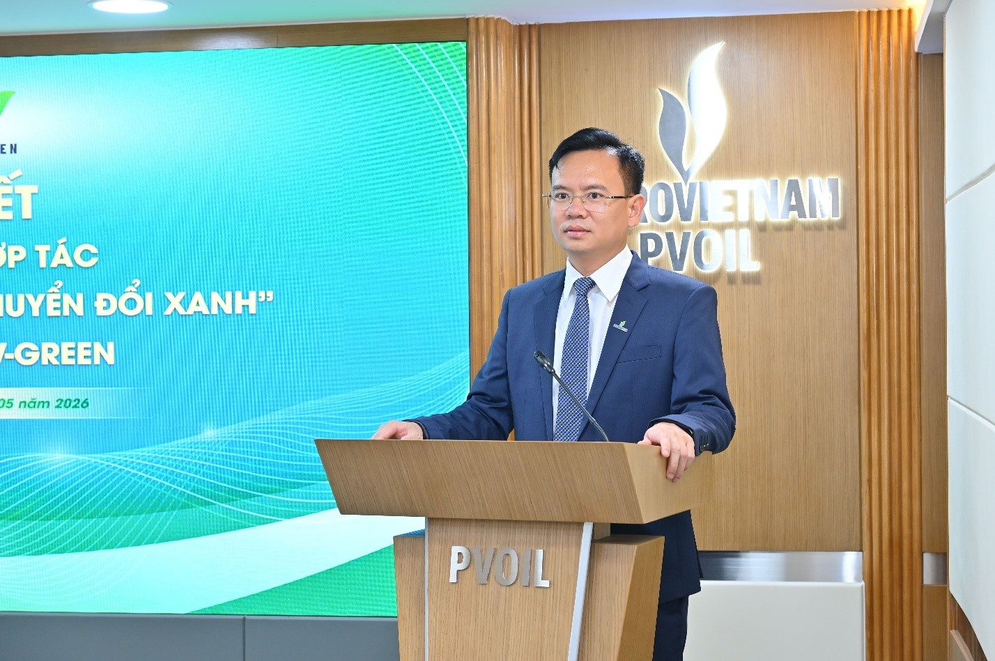 Ông Mai Trung Thành – Giám đốc PVOIL Trans báo cáo nội dung Thỏa thuận hợp tác.