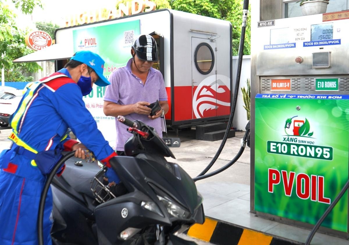 Với việc bảo đảm nguồn cung ethanol, Nhà máy NLSH Dung Quất sẽ đóng góp tích cực vào chuỗi cung ứng xăng E10 trong toàn Petrovietnam.