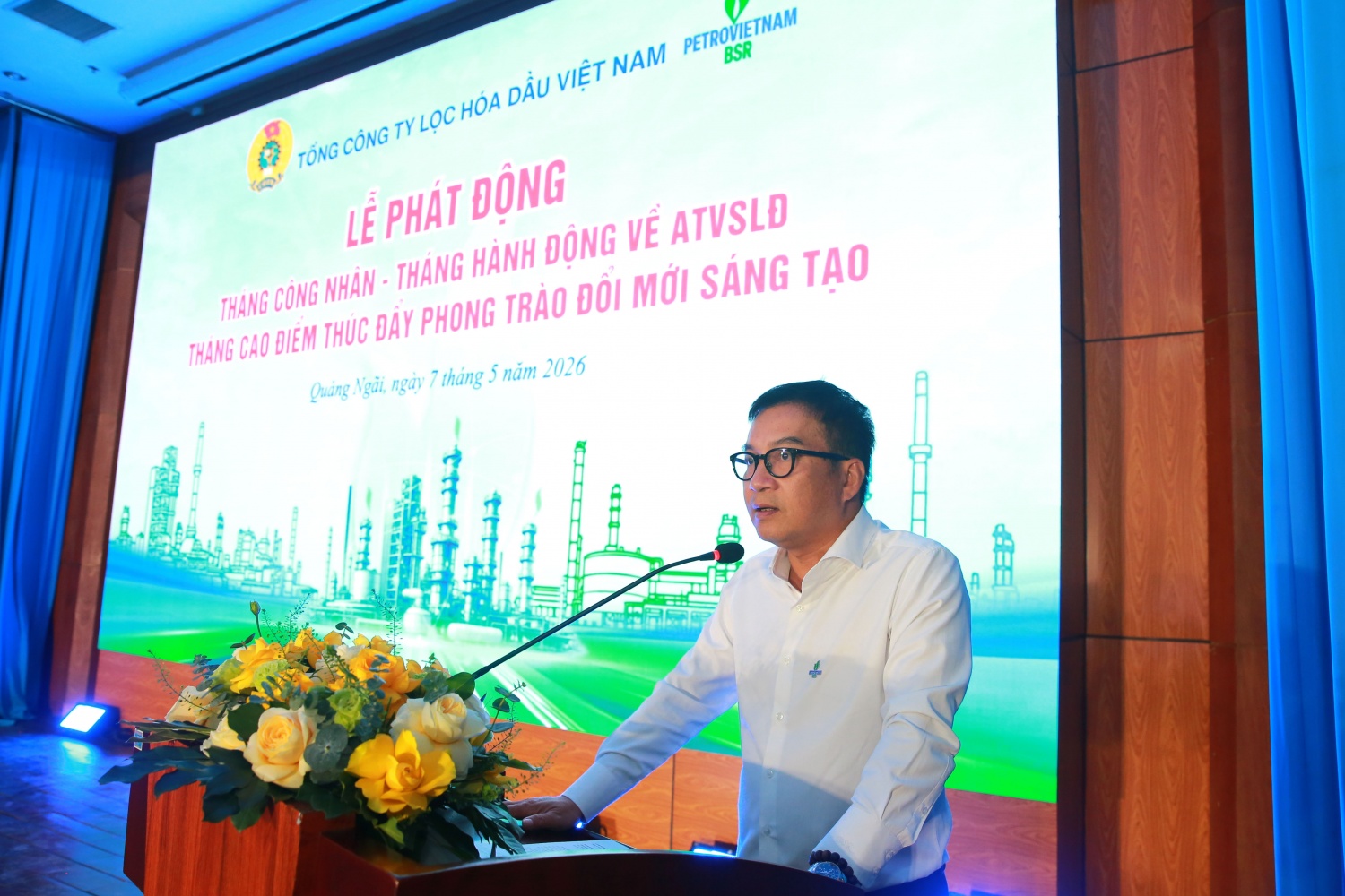 Tổng Giám đốc BSR Nguyễn Việt Thắng phát động Tháng Công nhân, Tháng hành động về An toàn, vệ sinh lao động và Tháng cao điểm thúc đẩy phong trào đổi mới sáng tạo năm 2026,