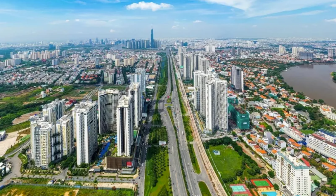 Hạn mức vay và cơ chế huy động vốn dù đã được nới nhưng vẫn mang tính khống chế chung, chưa phản ánh đúng nhu cầu đầu tư rất lớn, đồng thời thiếu cơ chế vay theo dự án có khả năng hoàn vốn.