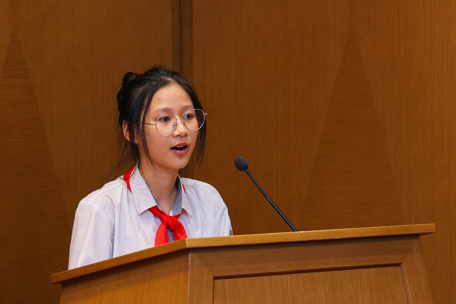 Em Bùi Ngọc Diệp – học sinh lớp 9A1, Trường THCS Thanh Lương hy vọng trong tương lai, với sự đồng hành của Petrovietnam, nhà trường cùng các cấp, ngành, học sinh sẽ tiếp tục được tạo điều kiện học tập trong môi trường hiện đại, chất lượng hơn để phát triển bản thân, mở rộng tầm nhìn và tự tin vươn ra những chân trời lớn.