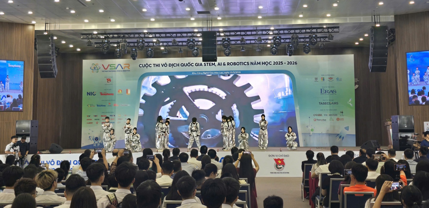 Hàng nghìn học sinh yêu công nghệ trên cả nước khi diễn ra Vòng Chung kết Quốc gia Cuộc thi Vô địch Quốc gia STEM, AI và Robotics (VSAR) năm học 2025-2026.