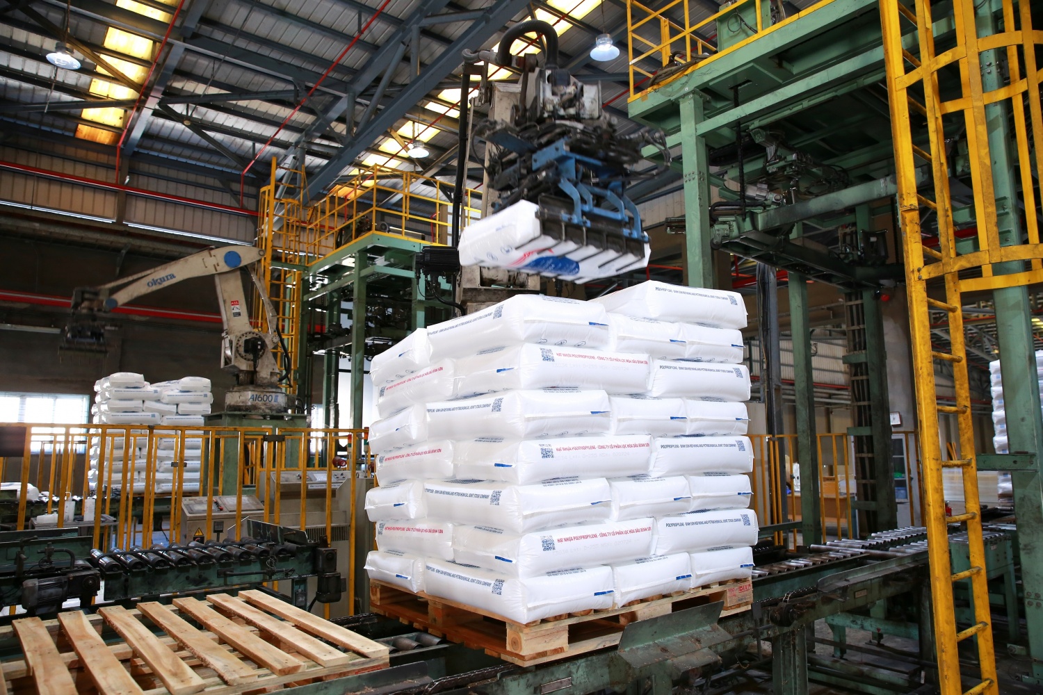 Phân xưởng Polypropylene có công suất khoảng 150.000 tấn/năm, nơi sản xuất trên 30 loại sản phẩm nhựa homopolymer PP.