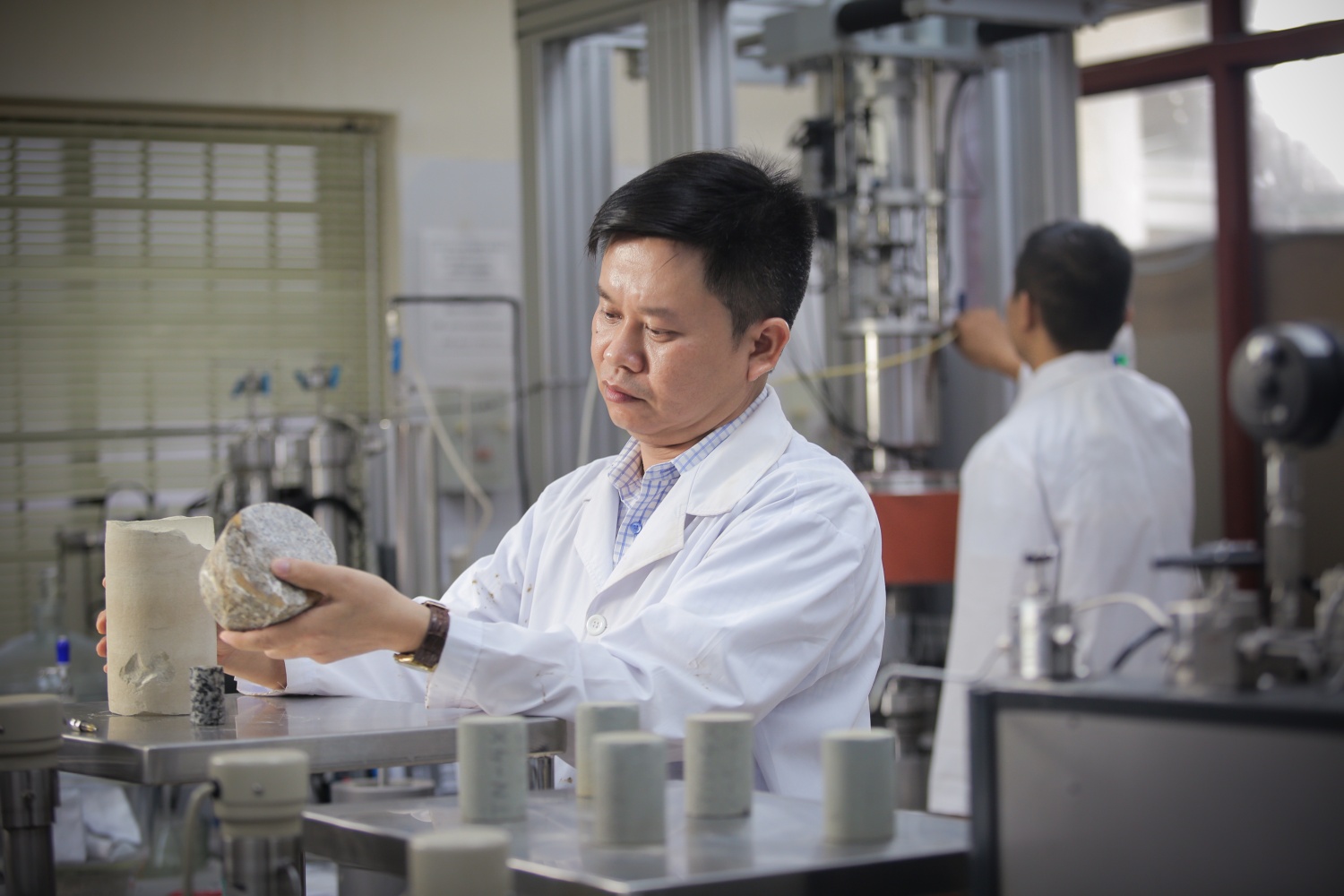 Hoạt động nghiên cứu khoa học tại Petrovietnam không chỉ tạo ra giá trị kinh tế mà còn góp phần khơi dậy tinh thần sáng tạo, ý chí dám nghĩ, dám làm và niềm tự hào nghề nghiệp của đội ngũ cán bộ, kỹ sư, chuyên gia và người lao động trong Tập đoàn