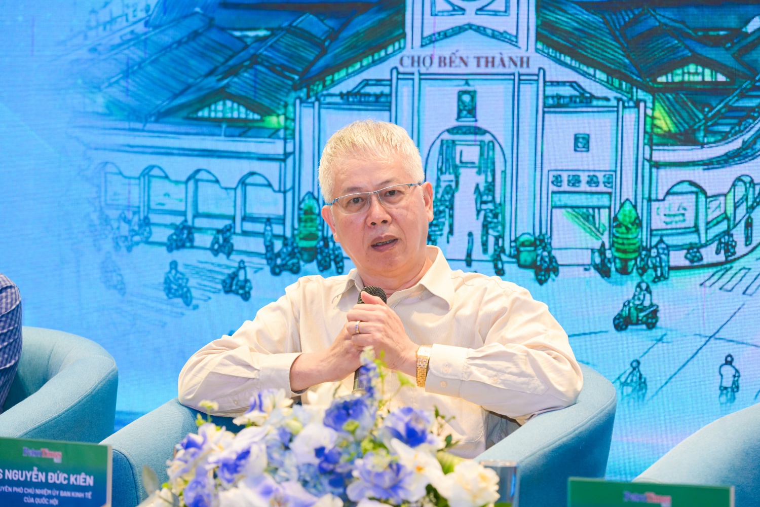 TS Nguyễn Đức Kiên cho rằng, nếu Nghị quyết 54 trước đây có thể khái quát bằng tinh thần “tự chủ tài chính”, Nghị quyết 98 là “ưu tiên đầu tư”, thì tinh thần cốt lõi của Nghị quyết 260 hiện nay chính là “trao quyền để phát triển”.