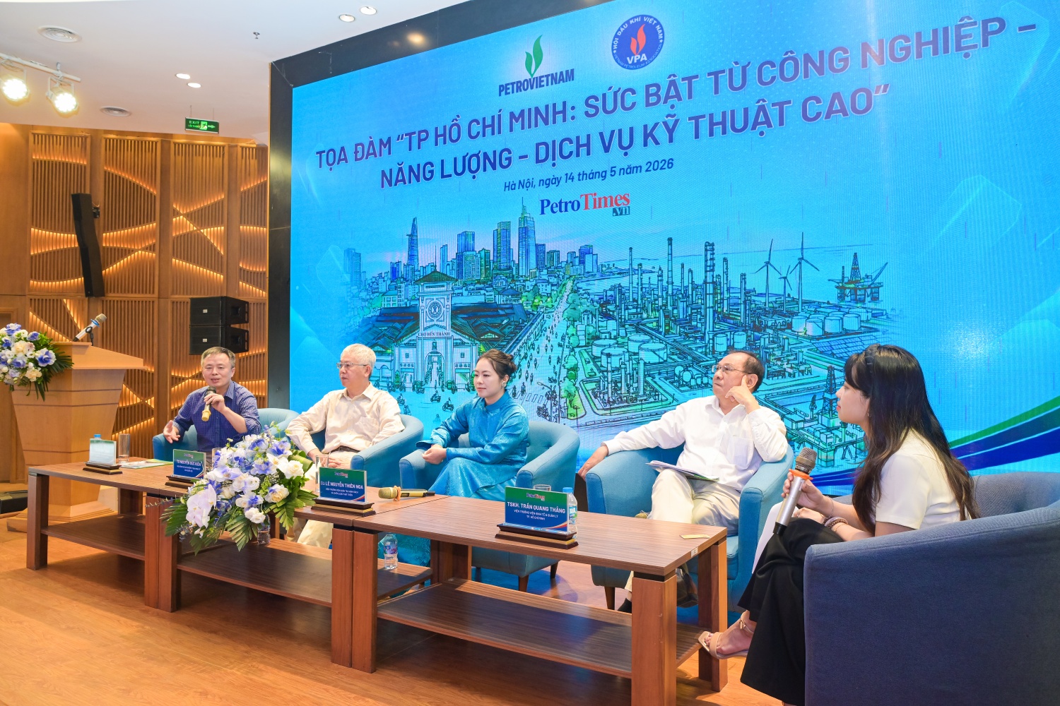 Các đại biểu tham gia Tọa đàm.