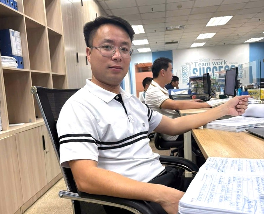 Anh Hoàng Đức Diệu - Phó Trưởng phòng Kinh tế - Kế hoạch, Phó Chủ tịch Công đoàn Ban QLDA Điện lực Dầu khí Thái Bình 2.