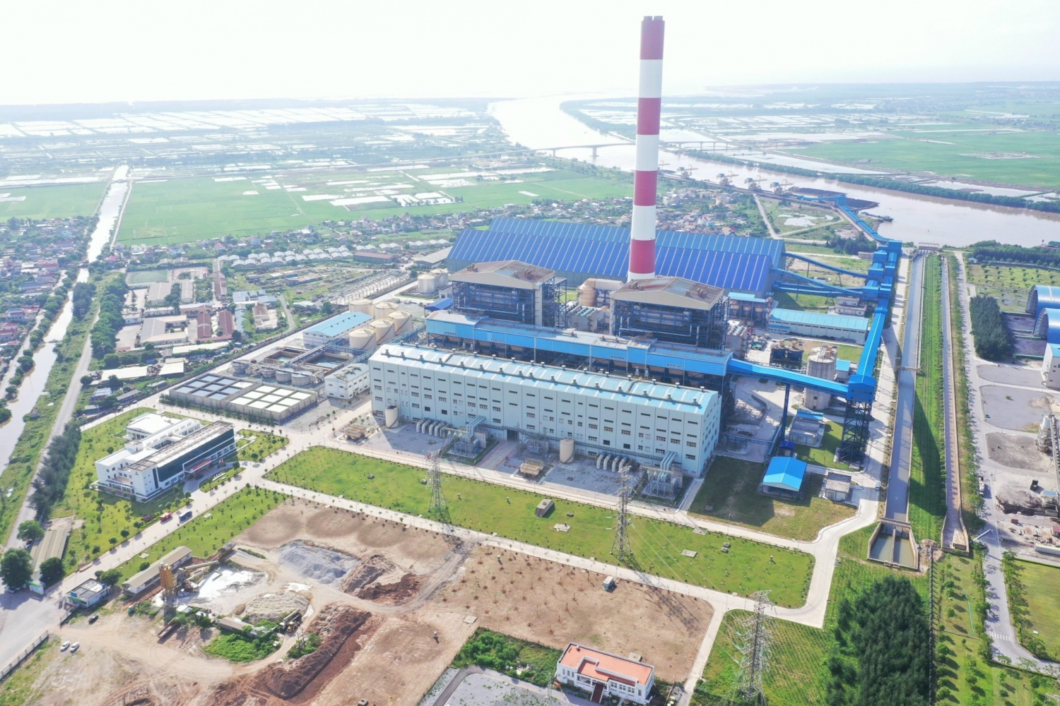 Nhà máy Nhiệt điện Thái Bình 2 hoàn thành, đi vào sản xuất đã cung cấp cho hệ thống điện Quốc gia trung bình khoảng 7 tỉ kWh điện thương phẩm mỗi năm.