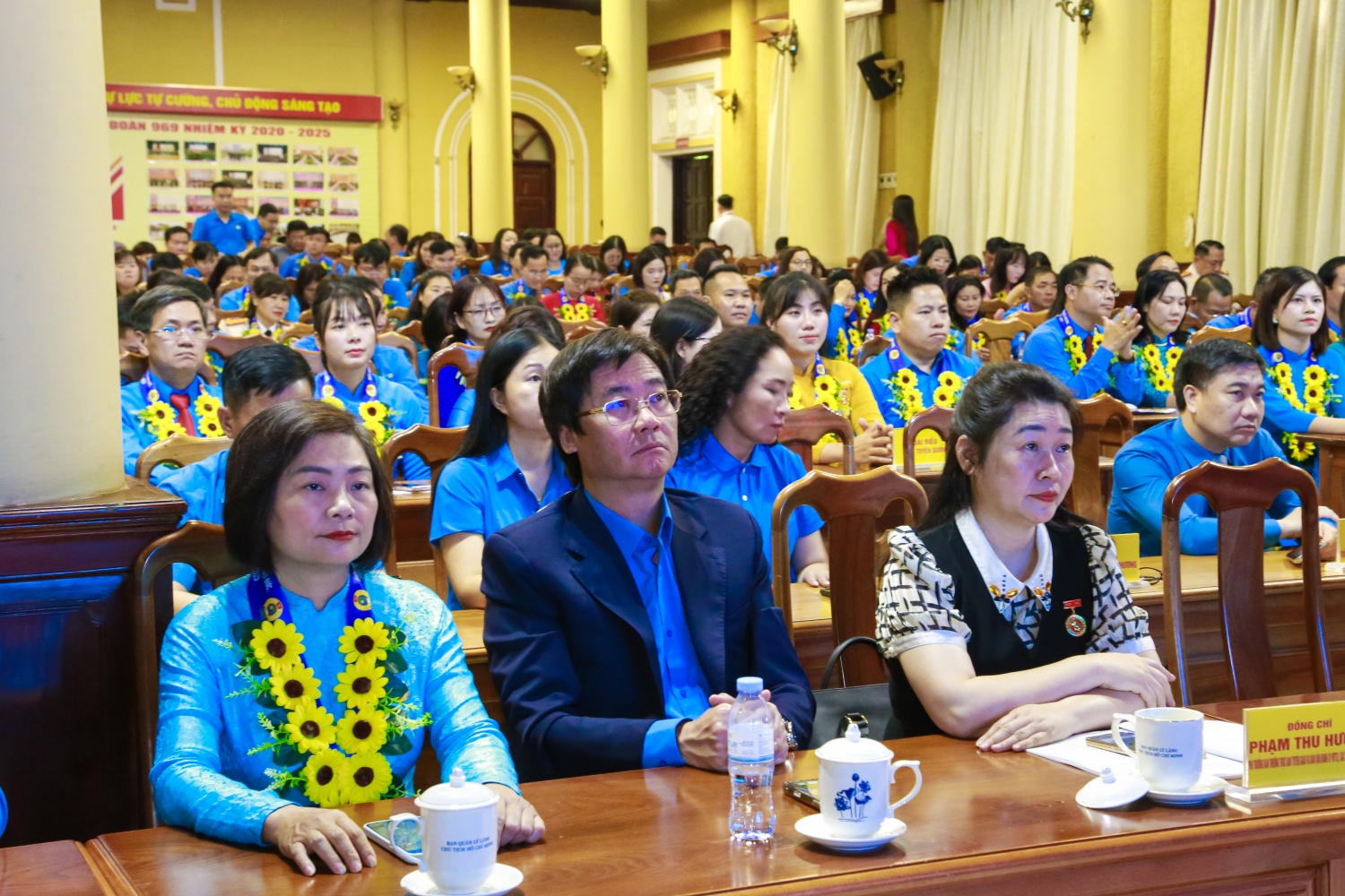 Đồng chí Nguyễn Mạnh Kha - Ủy viên Ban Chấp hành Tổng LĐLĐVN, Chủ tịch Công đoàn Petrovietnam cùng các đại biểu tham dự Diễn đàn “Đoàn viên công đoàn học tập và làm theo tư tưởng, đạo đức, phong cách của Bác thi đua lao động giỏi, năng suất cao, thu nhập tốt”