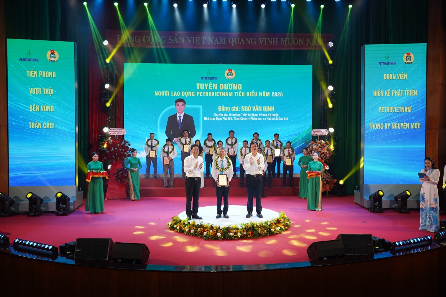 Anh Ngô Văn Định được tuyên dương “Người lao động Petrovietnam tiêu biểu” năm 2026.