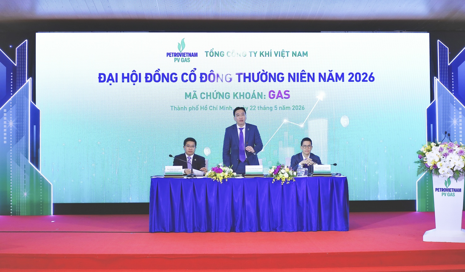 Chủ tịch HĐQT PV GAS Nguyễn Thanh Bình chia sẻ thông tin tại Đại hội đồng cổ đông thường niên năm 2026