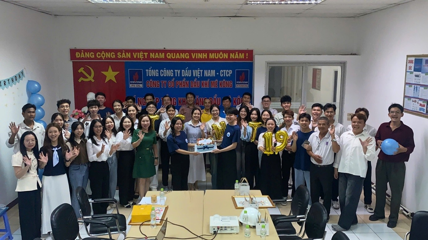 Chương trình gặp mặt tại Cần Thơ có sự tham gia của đại diện Petromekong và PVcomBank Cần Thơ.