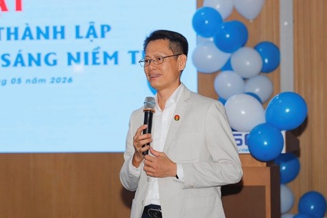 Ông  Trần Chí Nguyện - Phó Tổng Giám đốc Tổng công ty Phân bón Dầu khí Cà Mau (PVCFC) nhắn nhủ, khích lệ các thế hệ sinh viên.			