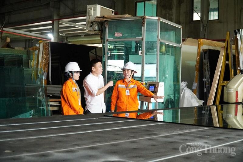 Công ty TNHH Tuyết Lan (tỉnh Bắc Ninh) tham gia điều chỉnh phụ tải, để nâng cao hiệu quả sản xuất kinh doanh, đồng hành cùng ngành điện san bằng phụ tải. Ảnh: Thu Hường